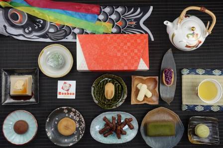 DAIFUKU MOCHI: TRADITIONAL JAPANESE SUGARY BEAN DUMPLINGS